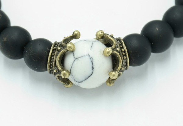 Lavastein Perlen Armband mit weißem Naturstein